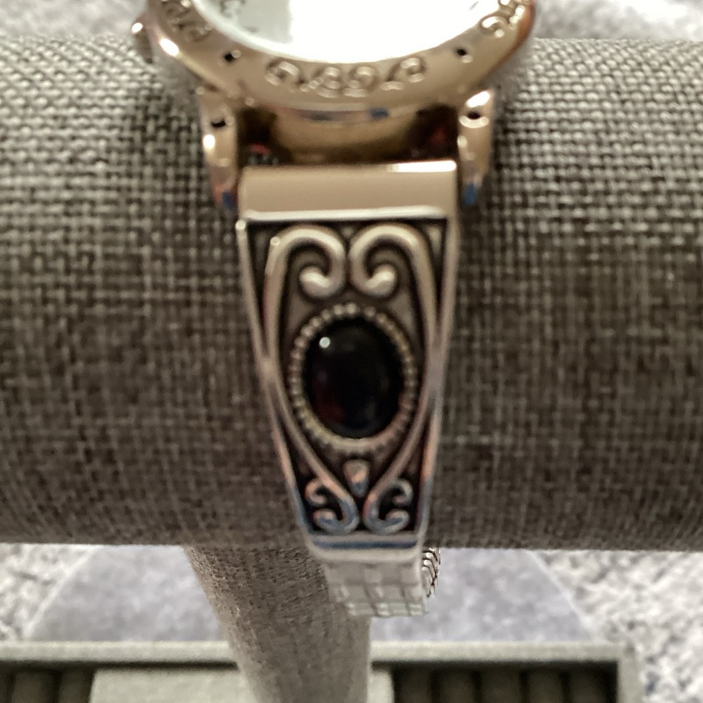Elegant Silver and Black Women's Watch - Picture 4 of 6